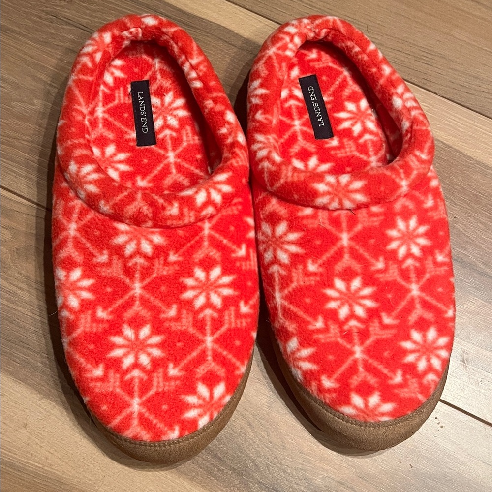 Land’s End Christmas Slippers Size 9